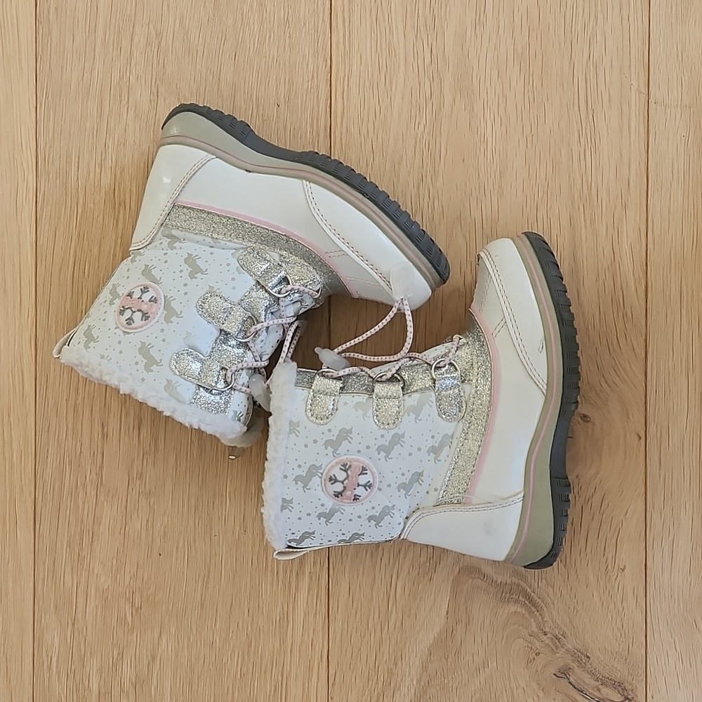 Totes Girls White Snow Boots Size 9.